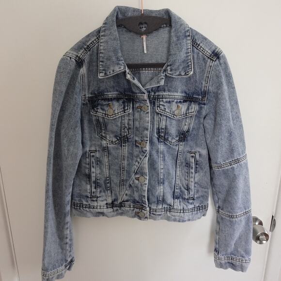 Free People Rumors Denim Jacket Size S Boho Cotton Blend Grunge Light Wash - Picture 4 of 14